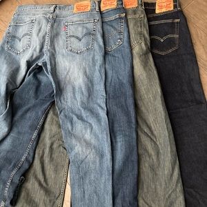 4 pairs of Levi’s 514 jeans. All size 34 waist 30 length.